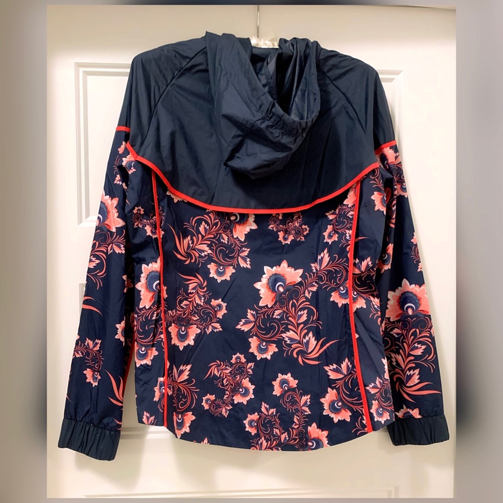 Nike Jacket - Picture 2 of 3